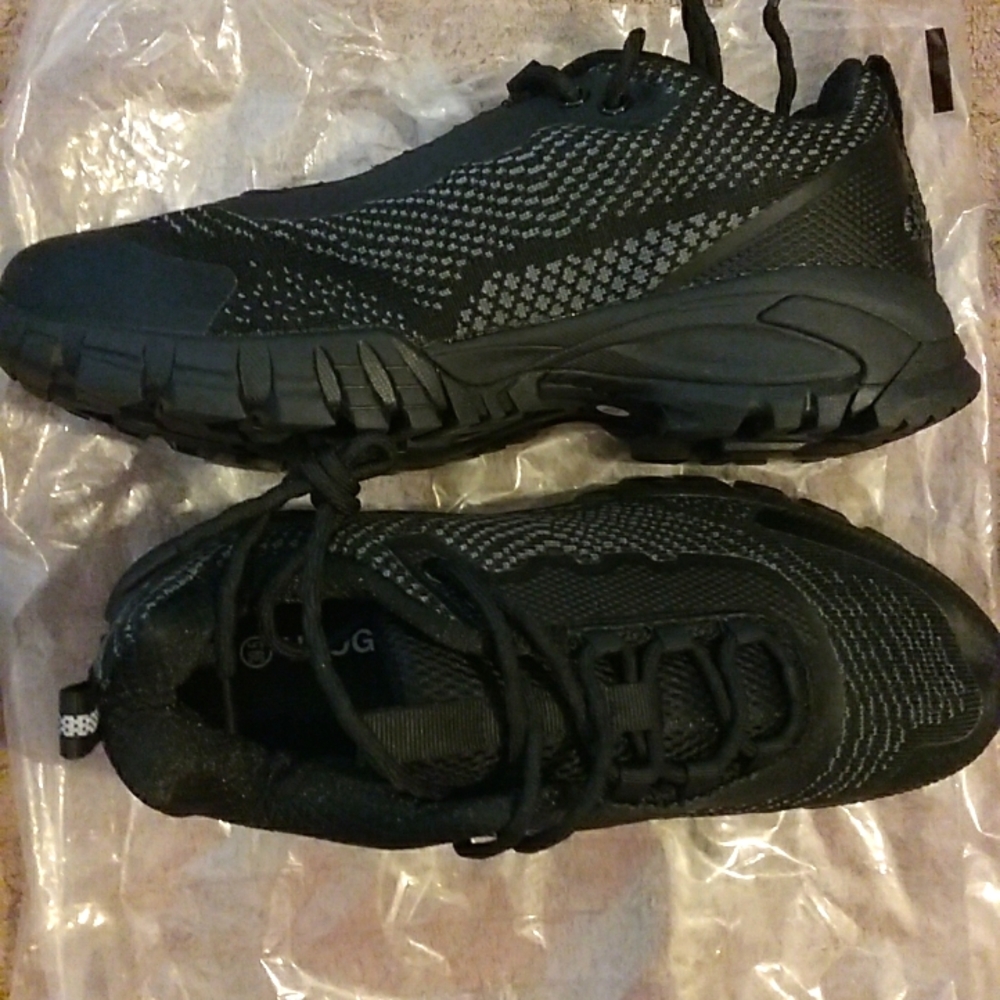 NEW ULOGU Black Sneakers 9-9.5